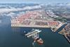 Quay cranes arrive at DP World Southampton 1 (002)