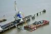 Wagenborg Towage has salvaged a port crane in Wilhelmshaven (Hero Lang - Hansa-online.de)