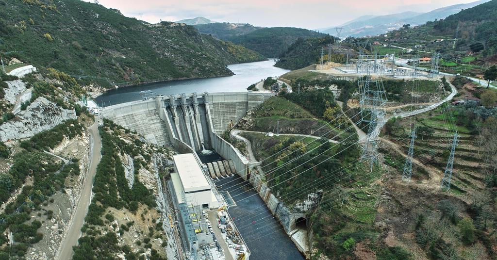 Massive threedam plant starts operating News Maritime Journal