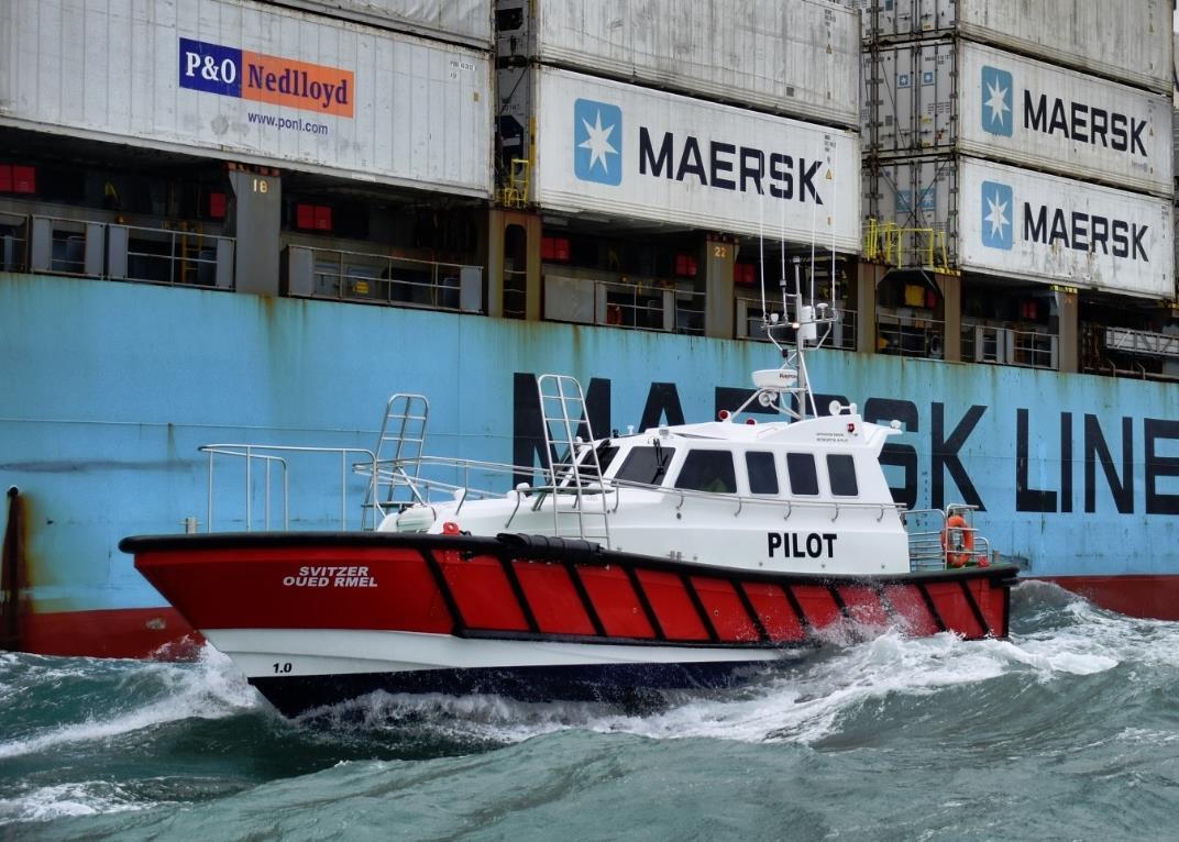 航海 Safehaven Marine launches its first Interceptor 48 pilot boat