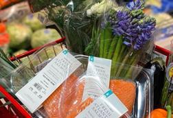 The image shows US branded Norwegian salmon on the supermarket shelves