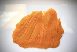 Algae-based smoked salmon substitute