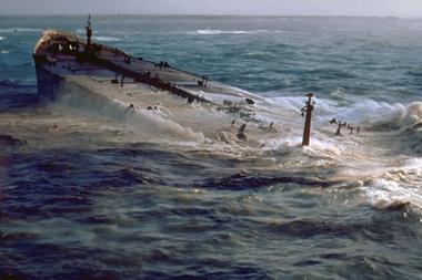 Amoco_Cadiz_1_edit1