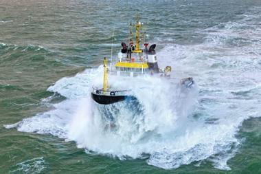 Multraship-Protector-vaart-door-de-golven-1024x683