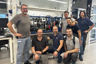 on the left, Attila Husar, Director of the H2 UPC Lab, together with Solé Advance’s engineering team, led by Víctor Miravet.
