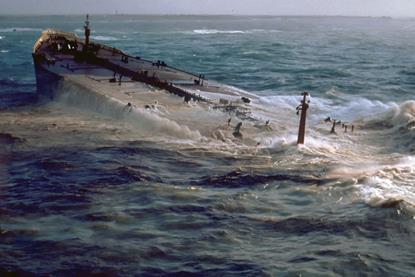 Amoco_Cadiz_1_edit1