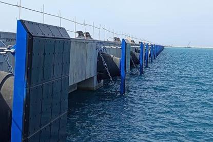 cone-fenders_container-terminal_nador_morocco_shibatafenderteam