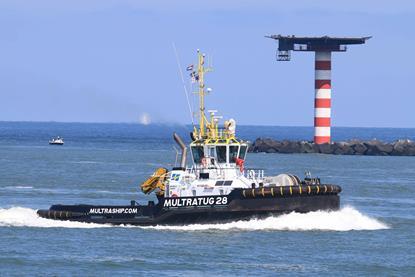 'Multratug 28' was one of three tugs responding to the bulk carrier's loss of power (Peter Barker)