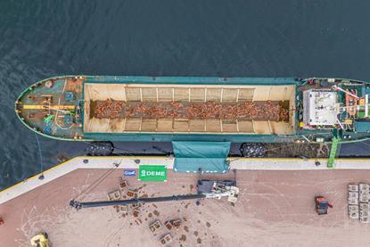 DEME-transporting-oyster-reefs