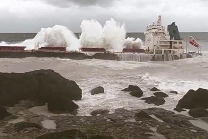 'Blue Lagoon' broke in two following its grounding in Taiwan (focustaiwan.tw-Shipwreck Log) (002)