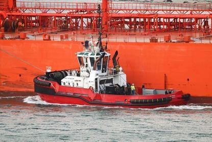 55453_Smit-Schelde-at-work-minus-its-Kotug-Smit-funnel-logo-Peter-Barker