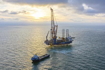 Van Oord pile driving