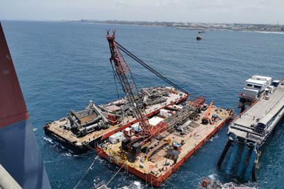 Marine Masters BV successfully removed crane and jetty debris in Israel (Marine Masters)