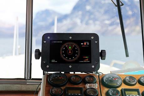 The image shows the sMRT Digital SARfinder mounted on a vessel bridge