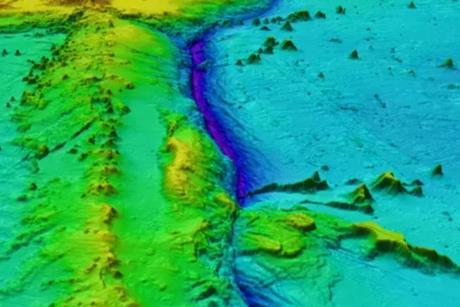 The image shows Raymarine bathymetric data