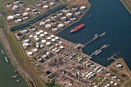 2014.06-418-197ap2_harbour(Europort,5th_Petroleum_port),storage_tank,industry_Rotterdam,NL_sun15jun2014-1634h