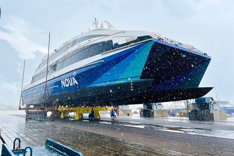 Fast Ferry 4212 Nova (2)