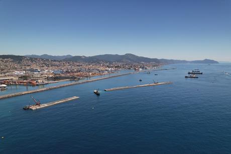 A wide angle shot of the Genoa breakwater site