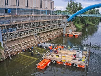 Floating scaffolding on the river Severn