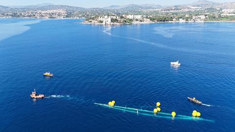 2025-06-30 The mast of Bayesian being transported to Termini Imerese