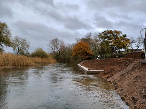 Land & Water used its specialist plant to create a sheet piled landing stage at Kempston Mill
