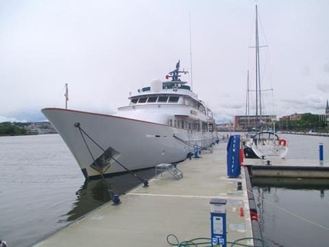 Superyacht berthing at Foyle Marina LR