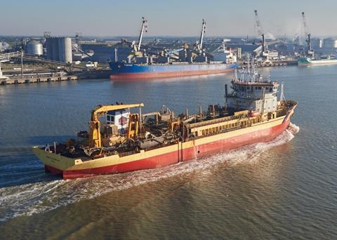 Dredger 'Samuel de Champlain' will be retrofitted with LNG propulsion by a yard yet to be decided  (©NSNP-A.Bocquel)
