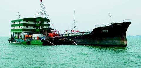 Wijsmuller Divers Pump Oil from Wreck | News | Maritime Journal