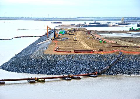 The construction of the new Quay is progressing at a rapid pace.